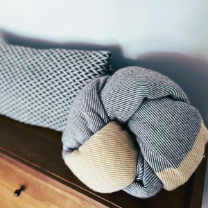10 идей как хранить одеяла и пледы по всему дому без ощущения беспорядка